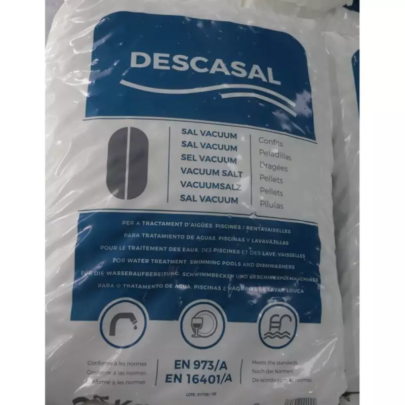 Un sac de sel en amande pour piscine et adoucisseur 25 kg