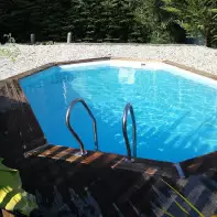 Piscine ovale en bois