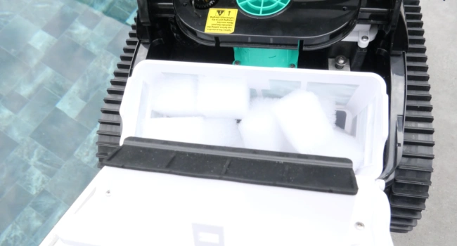 Photo des filtres Aquaneed 1 micron dans la filtration robot